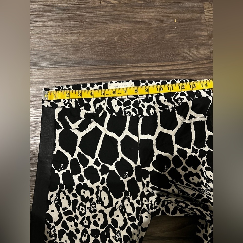 Nicole Miller Women's Black and White Animal print - Picture 7 of 7